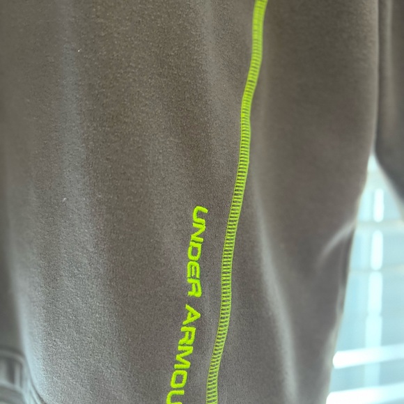 Under Armour 1/4 zip fleece - Picture 2 of 4